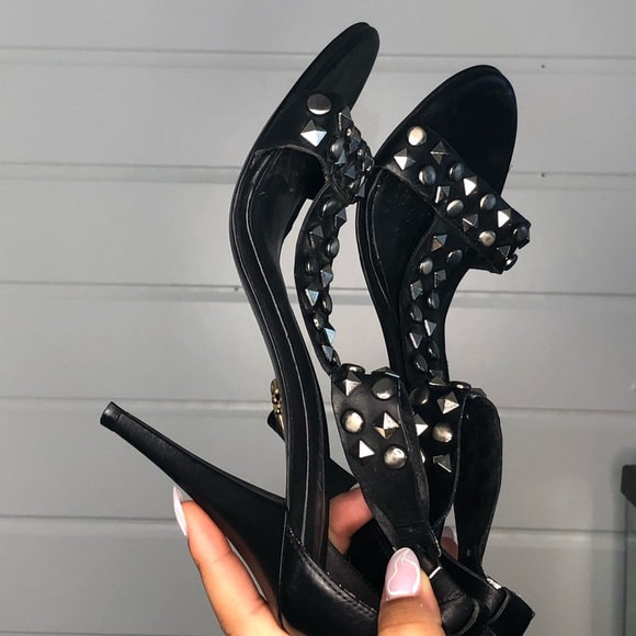 Pour La Victoire Black Heels - Picture 2 of 3